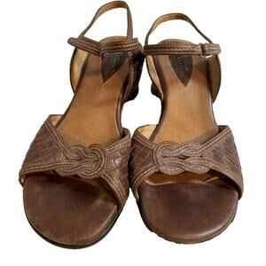 Clarks Artisan Pismo Wedge Sandal Women‎ Sz 9.5W Brown Leather Weave Hook & Loop